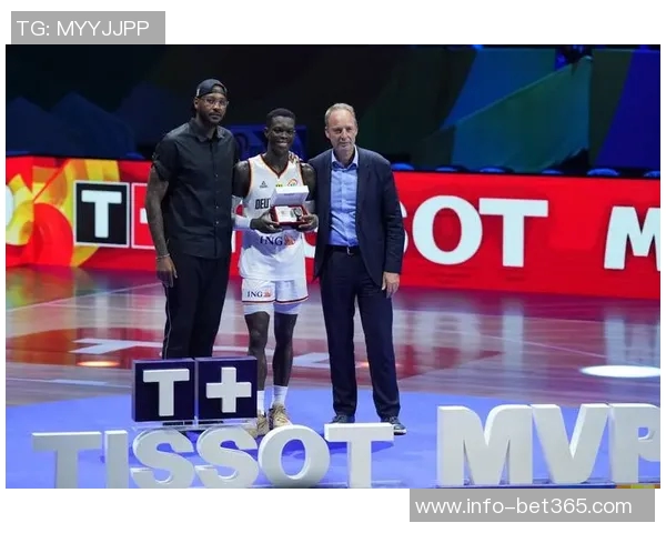 德天空报道门兴与尤伦迪奇接触施罗德仍为首选教练人选 德天空报道门兴与尤伦迪奇接触施罗德仍为首选教练人选